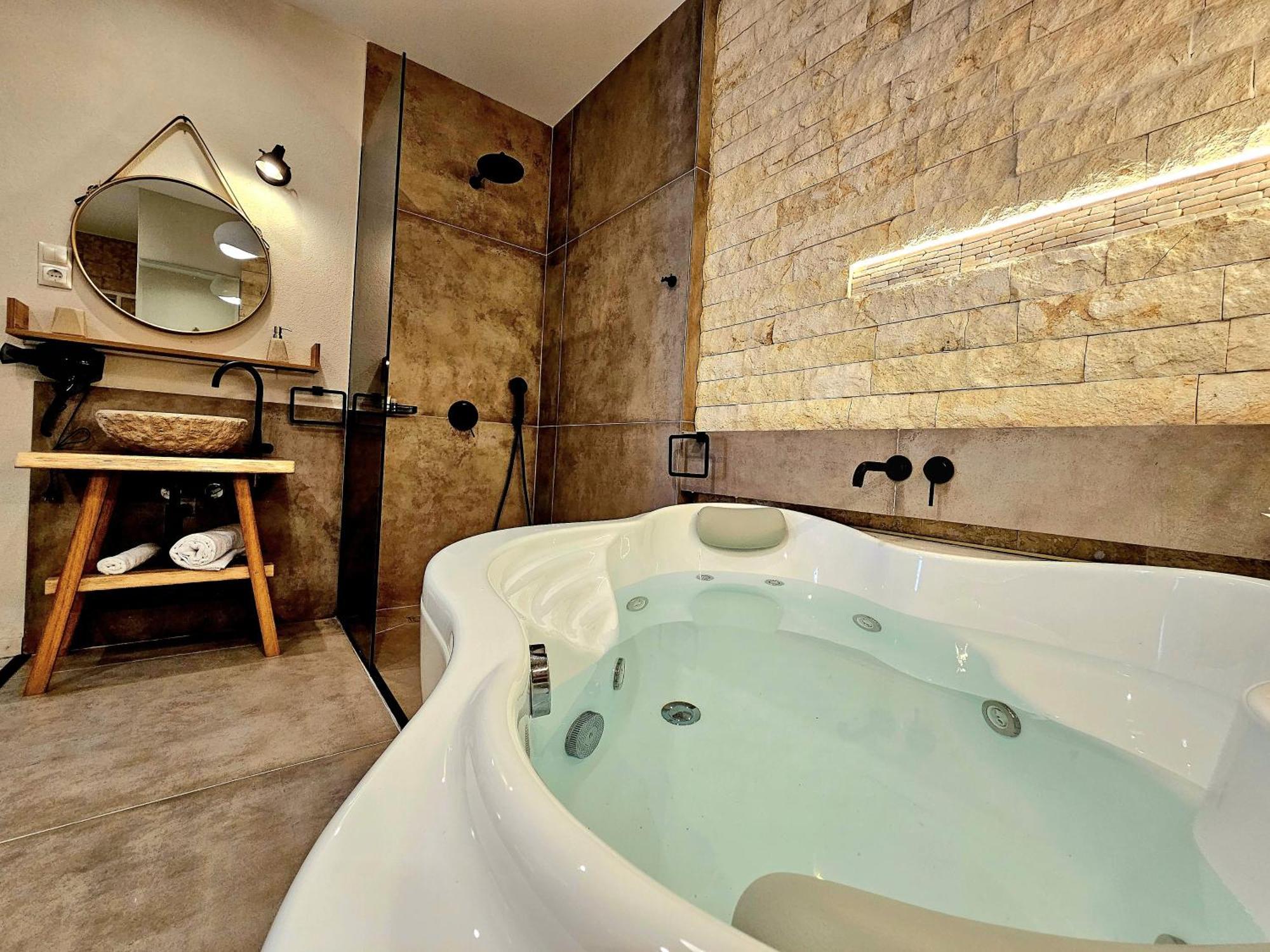 Golden City Center Suites Rhodes City エクステリア 写真