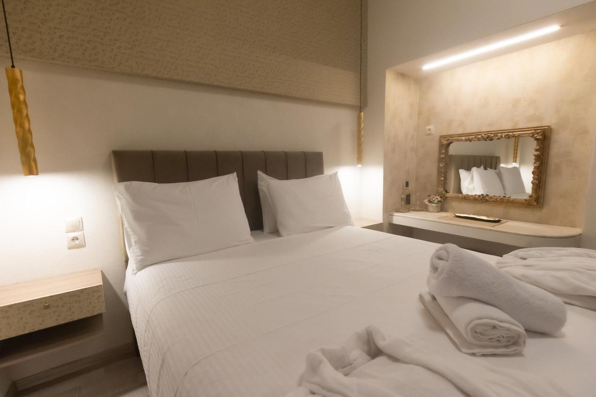 Golden City Center Suites Rhodes City エクステリア 写真