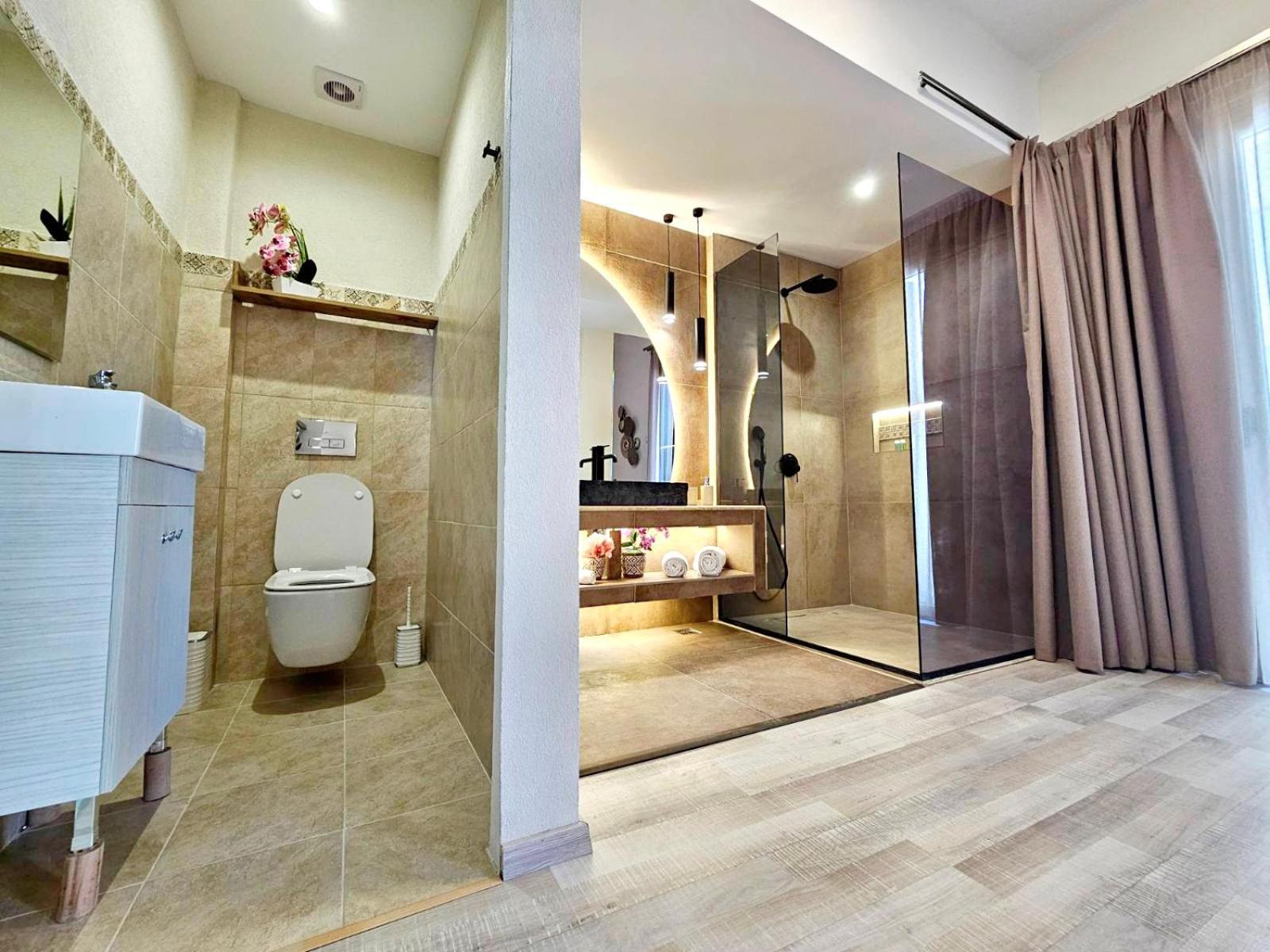 Golden City Center Suites Rhodes City エクステリア 写真