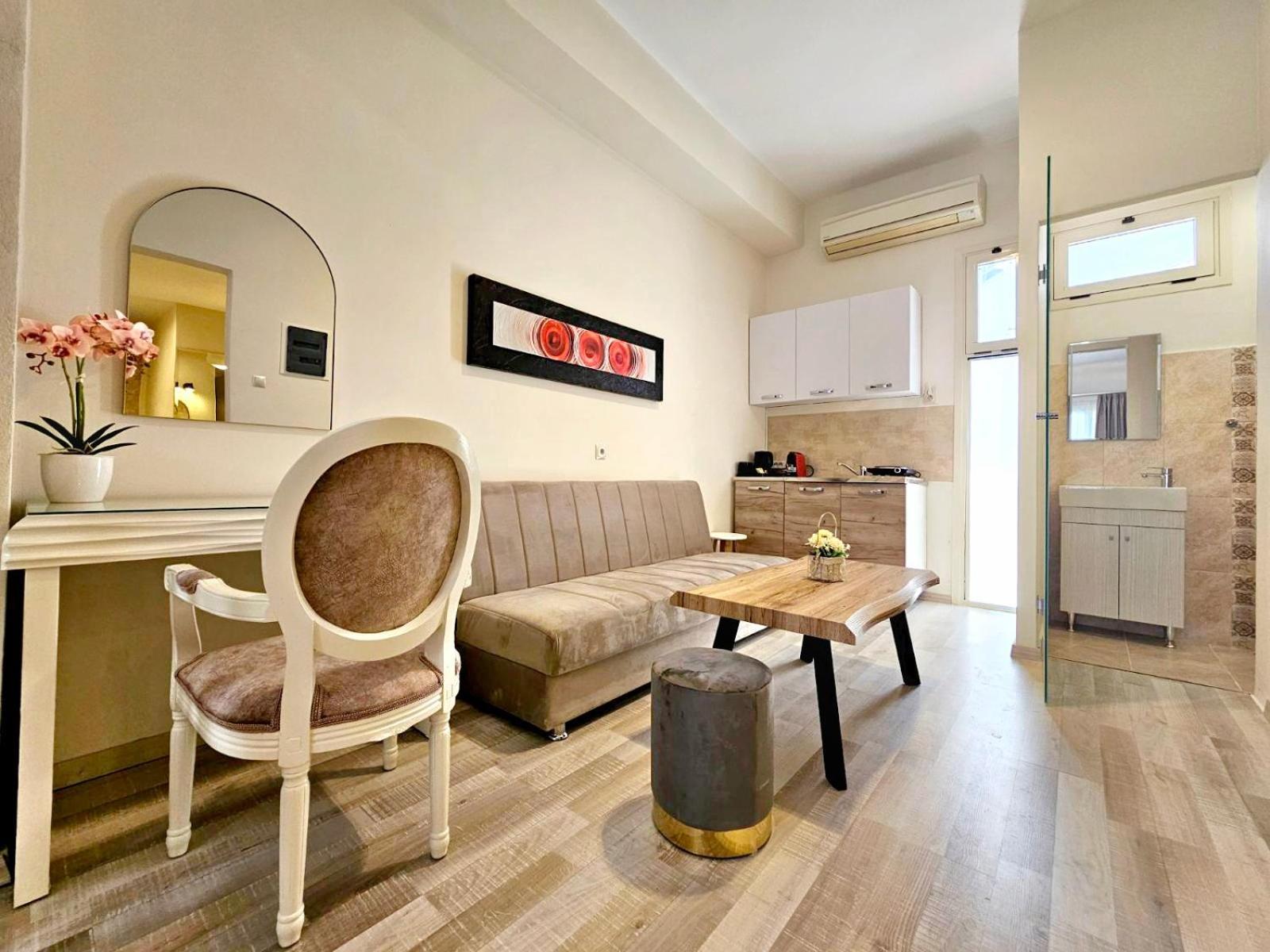 Golden City Center Suites Rhodes City エクステリア 写真