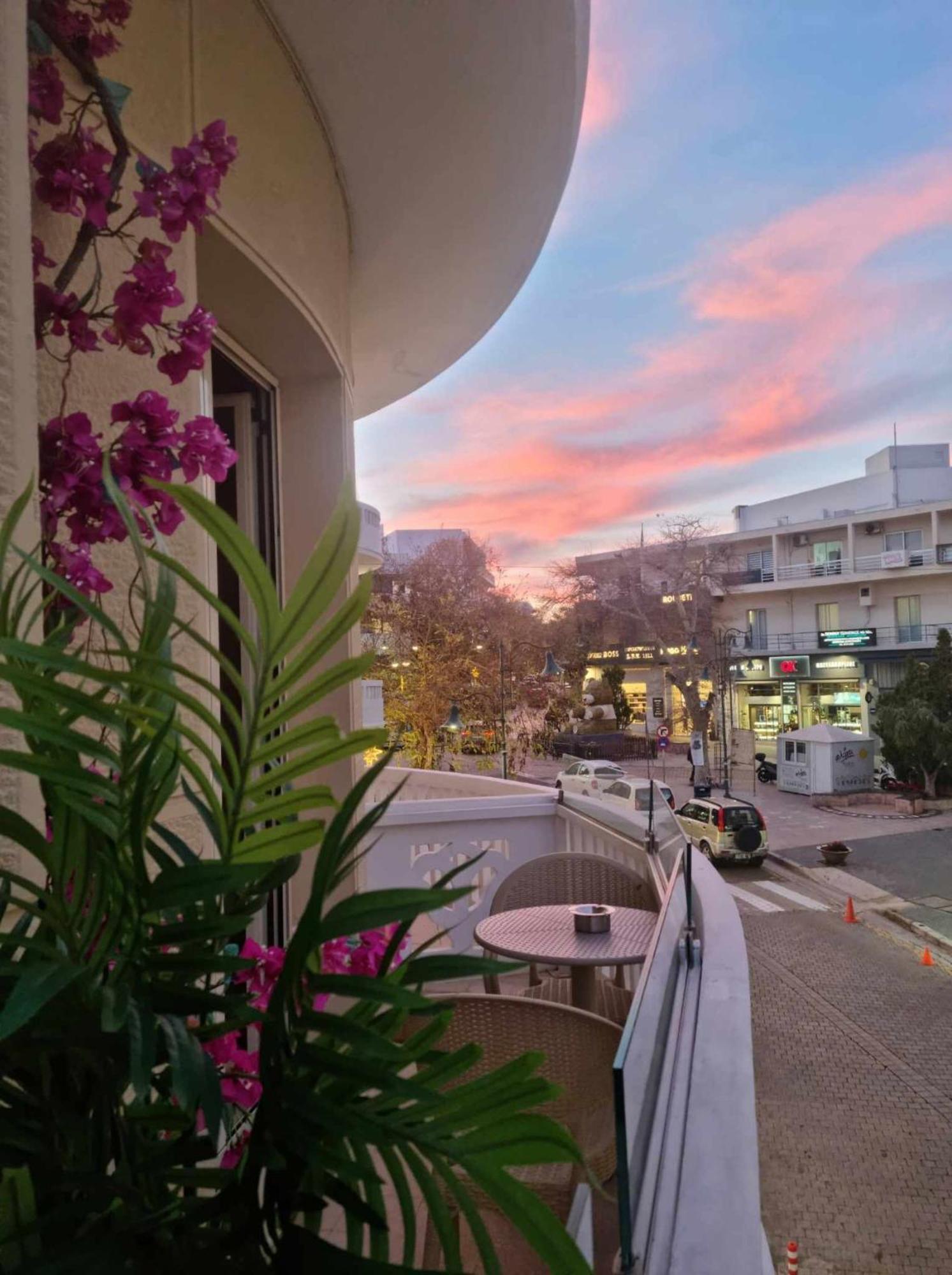 Golden City Center Suites Rhodes City エクステリア 写真
